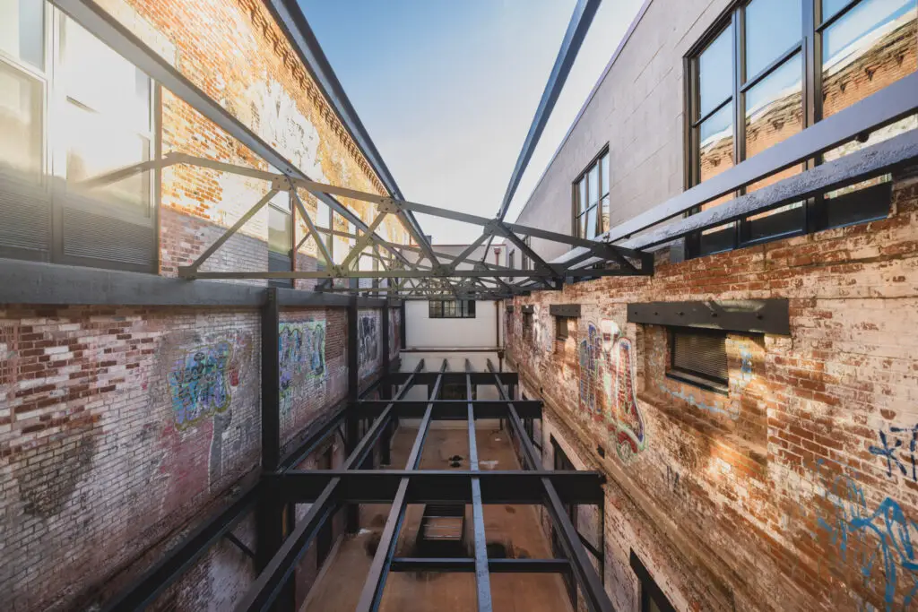 20_poth brewery lofts_exteriorafter_light well
